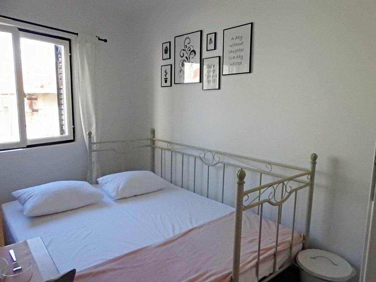 Apartment Antonela Слатине Екстер'єр фото