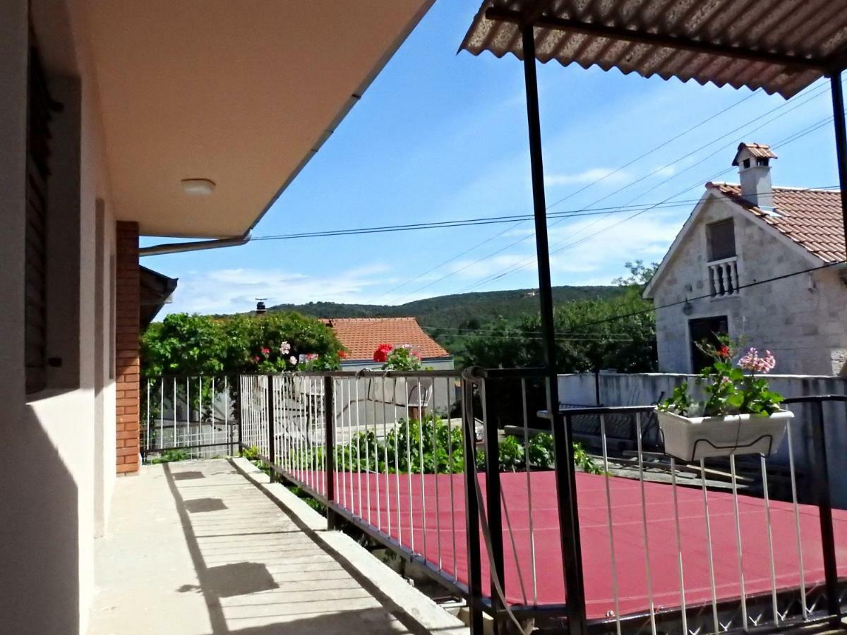 Apartment Antonela Слатине Екстер'єр фото