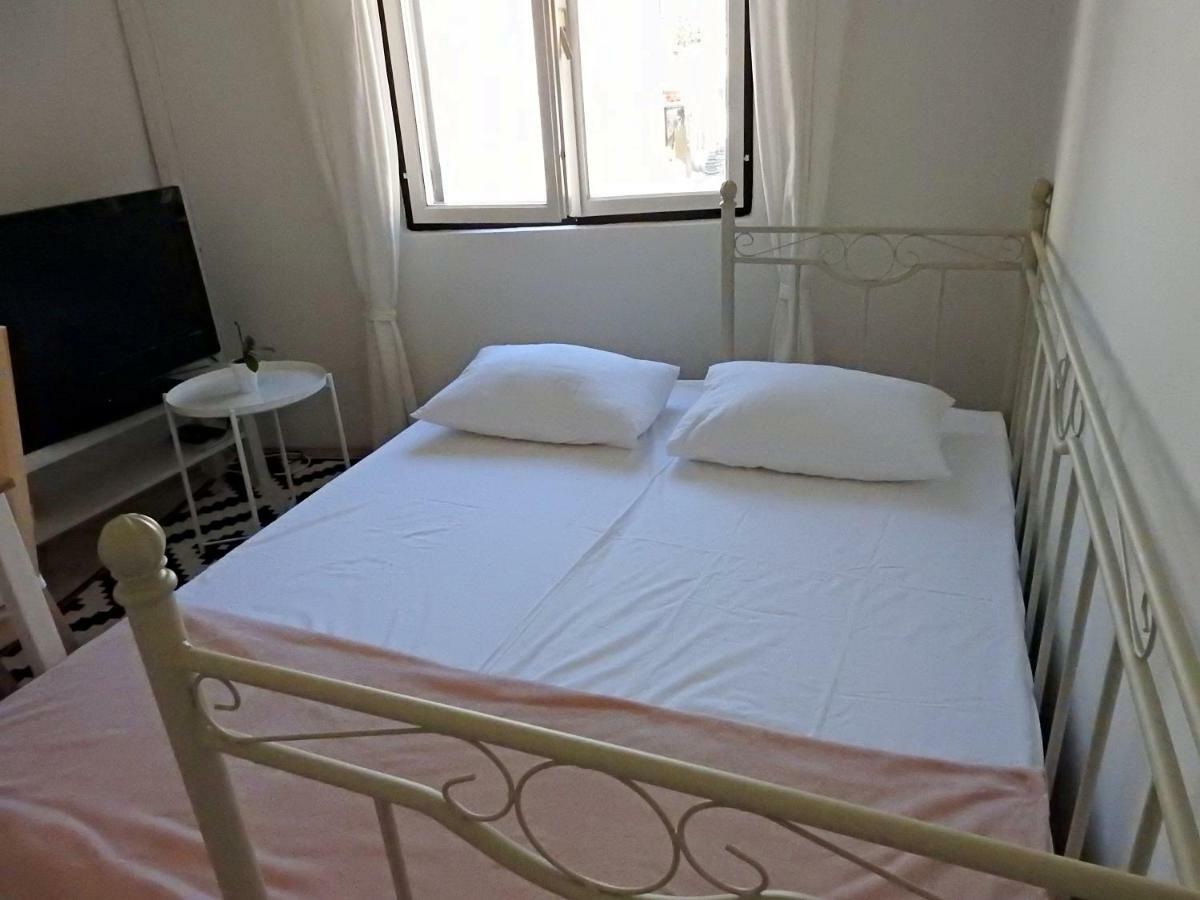 Apartment Antonela Слатине Екстер'єр фото