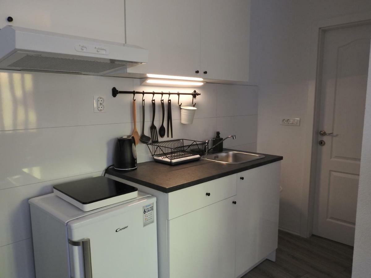 Apartment Antonela Слатине Екстер'єр фото
