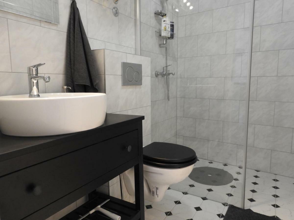 Apartment Antonela Слатине Екстер'єр фото