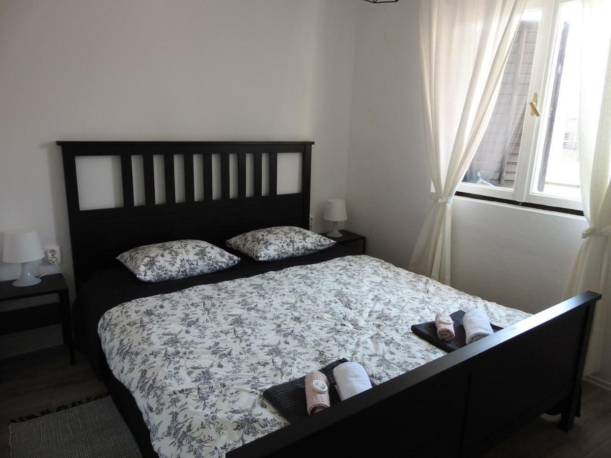 Apartment Antonela Слатине Екстер'єр фото