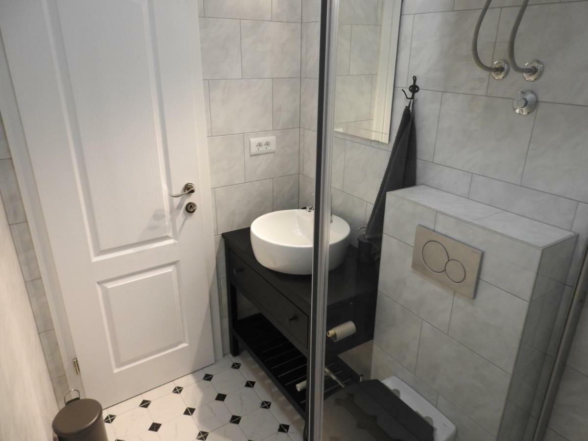 Apartment Antonela Слатине Екстер'єр фото
